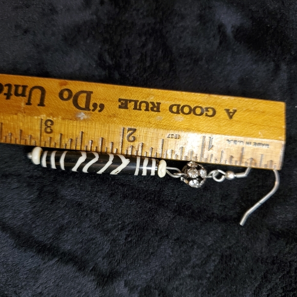 Chico's zebra necklace earrings set - Picture 9 of 12